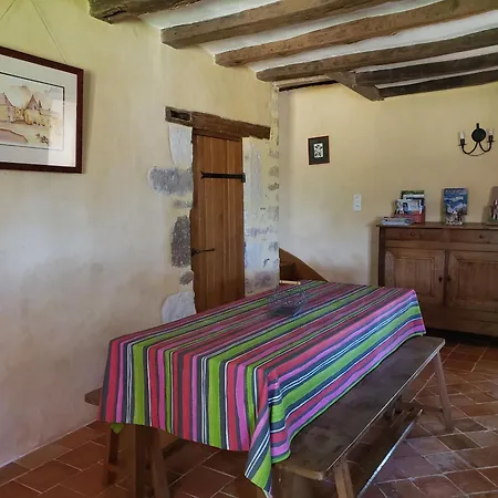 Charmante Maison Paysanne Renovee Avec Grand Terrain, Proche De La Riviere Et Du Village Medieval - Fr-1-410-162 *