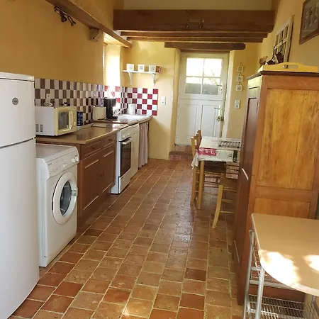 Holiday home Charmante Maison Paysanne Renovee Avec Grand Terrain, Proche De La Riviere Et Du Village Medieval - Fr-1-410-162