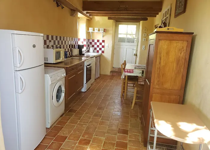 Nyaraló Charmante Maison Paysanne Renovee Avec Grand Terrain, Proche De La Riviere Et Du Village Medieval - Fr-1-410-162