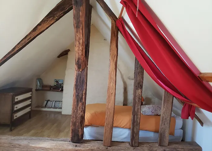 Charmante Maison Paysanne Renovee Avec Grand Terrain, Proche De La Riviere Et Du Village Medieval - Fr-1-410-162 *