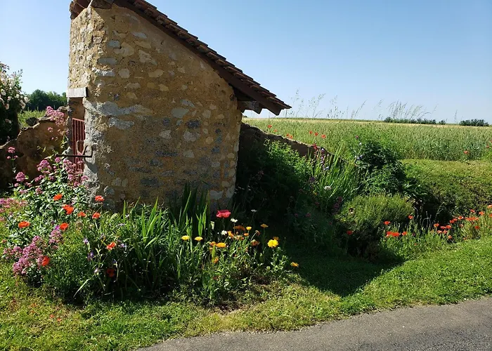 Charmante Maison Paysanne Renovee Avec Grand Terrain, Proche De La Riviere Et Du Village Medieval - Fr-1-410-162 *